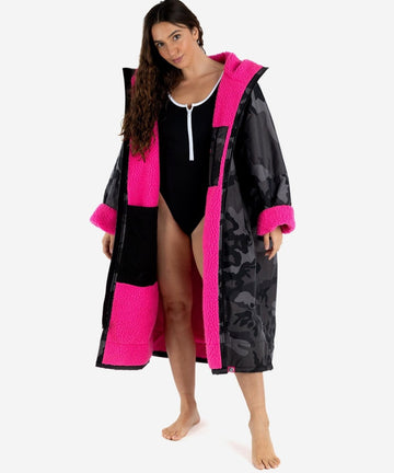 Dryrobe® ADVANCE UNISEX LONG SLEEVE - BLACK CAMO/PINK